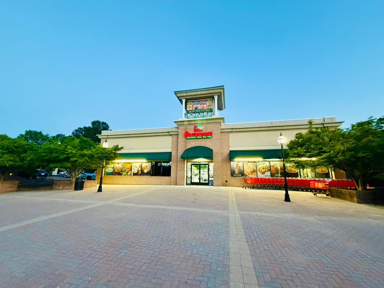Exterior of Spice Valley Farmers Market at Chesterfield Crossing